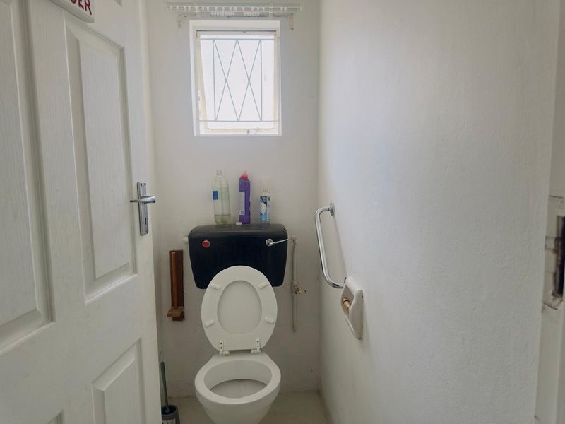 Well-Located & Reasonably Priced - Photo 6