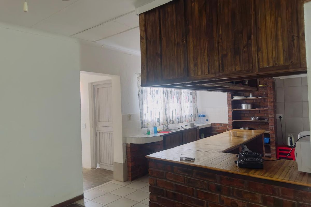 Well-Located & Reasonably Priced - Photo 4