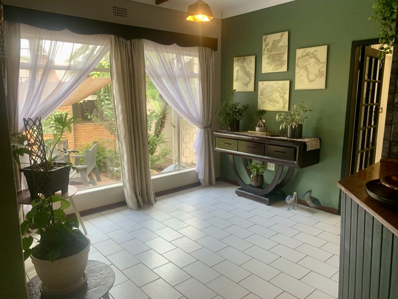 Spacious Family Living with Endless Potential in Farrarmere - Photo 7