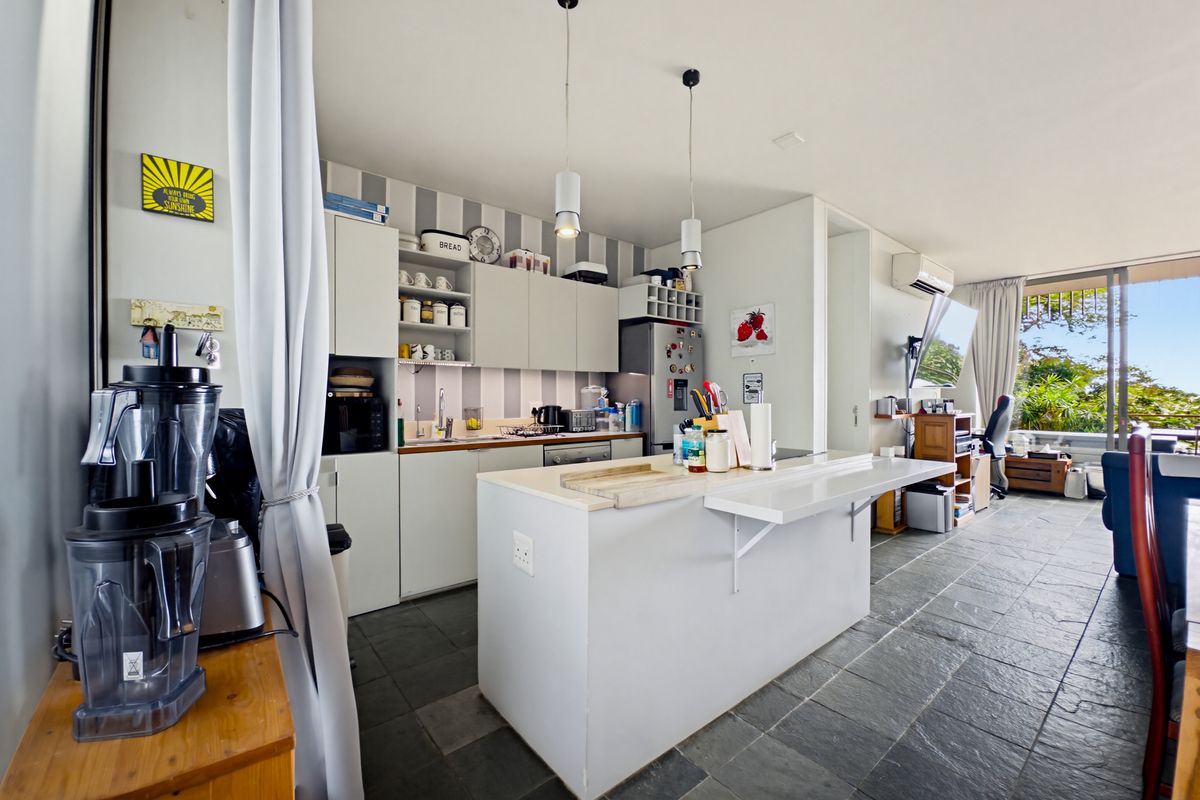 Prime 2 Bedroom apartment in Dunkirk Estate - Photo 3