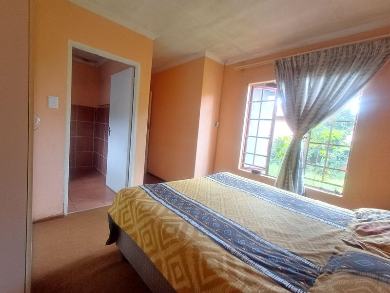 Neat, Private and Freehold - Photo 6