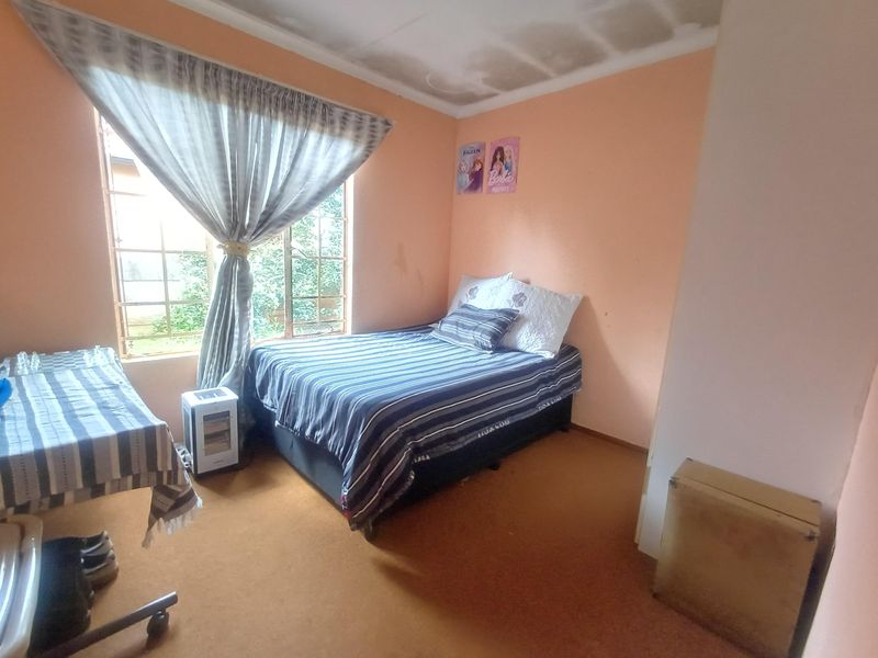 Neat, Private and Freehold - Photo 5