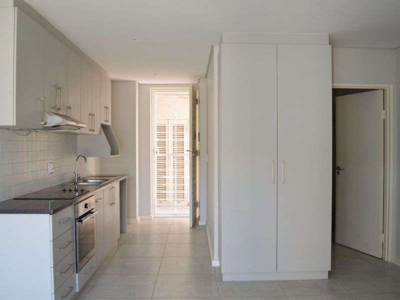 Rare find! Ground Floor, Pet-friendly 2-Bedroom Unit! - Photo 2