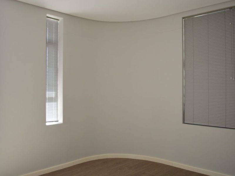 Rare find! Ground Floor, Pet-friendly 2-Bedroom Unit! - Photo 9