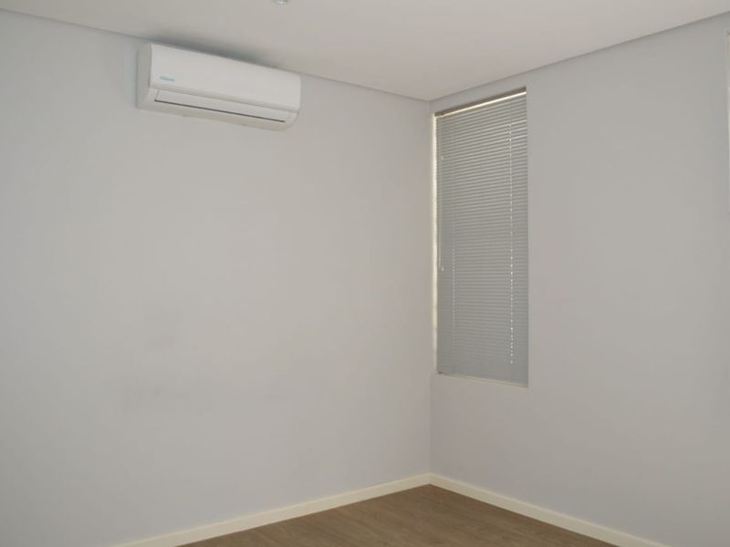 Rare find! Ground Floor, Pet-friendly 2-Bedroom Unit! - Photo 7