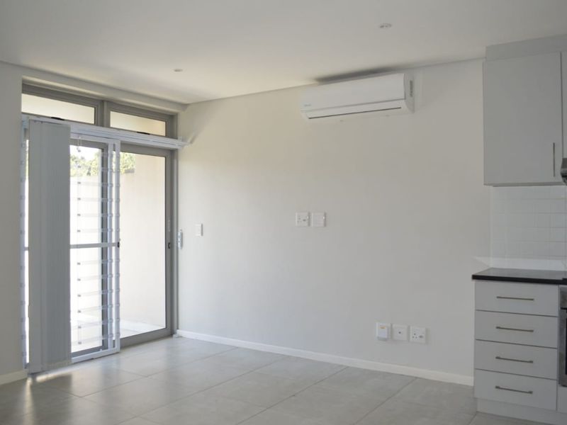 Rare find! Ground Floor, Pet-friendly 2-Bedroom Unit! - Photo 5