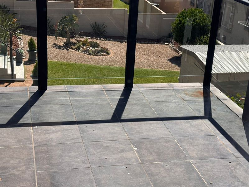 Stunning 4-bedroom home in Hartenbos Heuwels  offering spacious living and breathtaking views - Photo 9