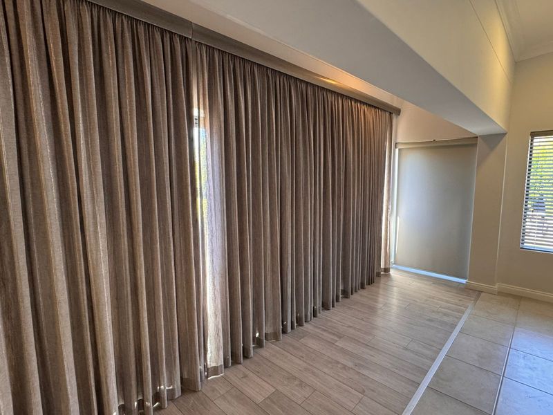 Stunning 4-bedroom home in Hartenbos Heuwels  offering spacious living and breathtaking views - Photo 8