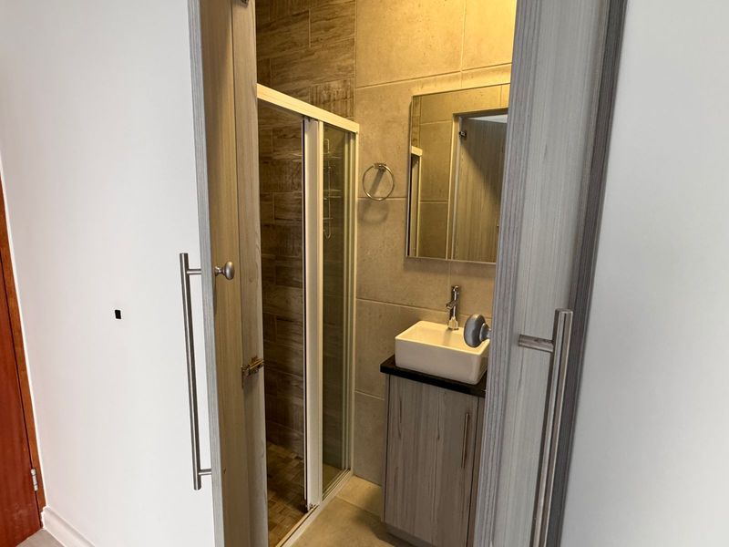 Stunning 4-bedroom home in Hartenbos Heuwels  offering spacious living and breathtaking views - Photo 5