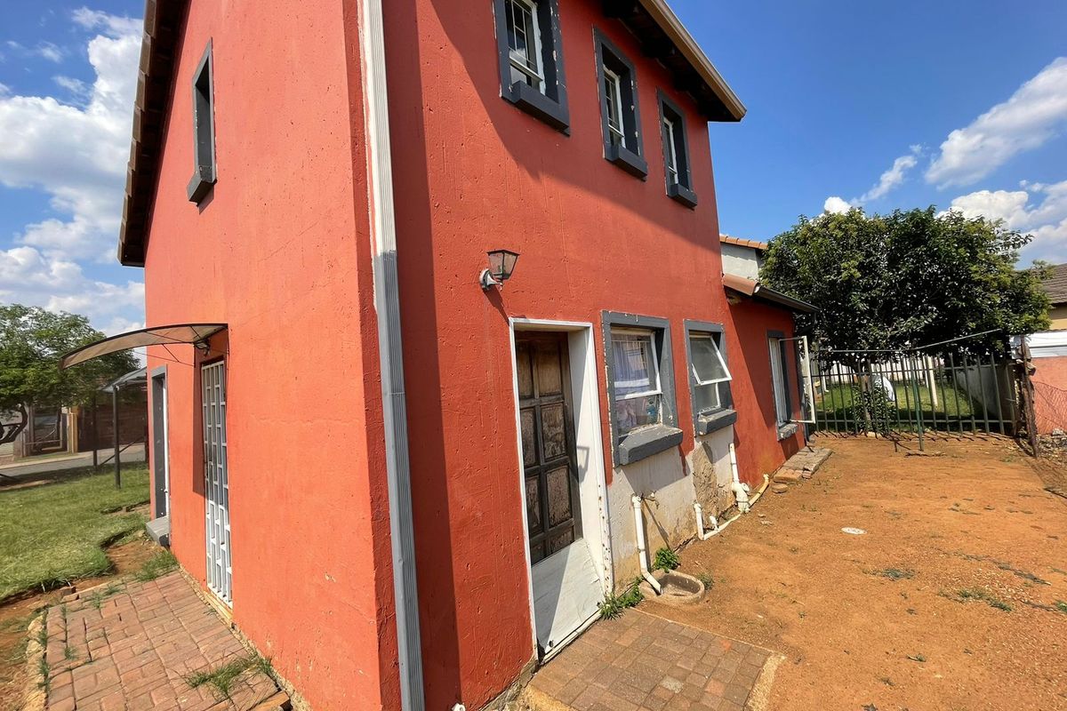 2 bedroom house available for sale - Photo 2