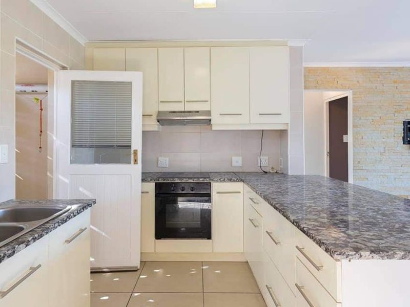 Sought after complex in Durban North - Photo 3