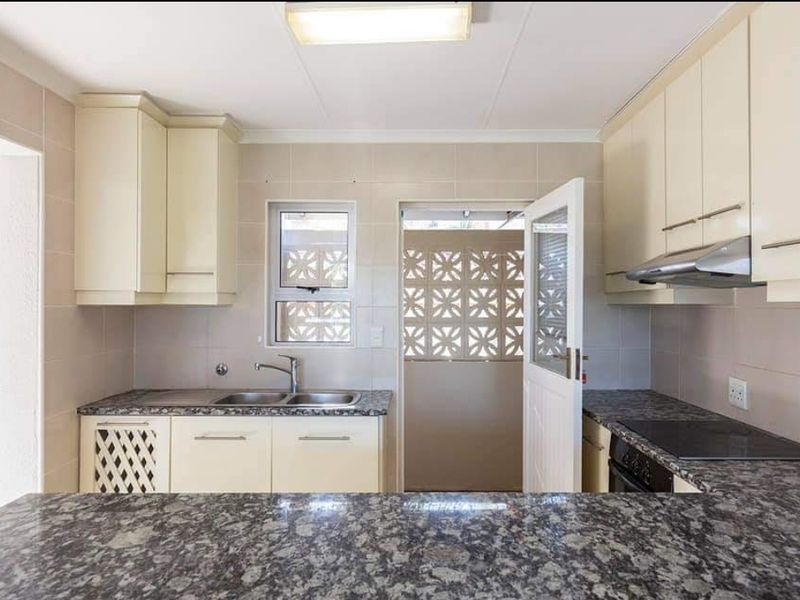 Sought after complex in Durban North - Photo 4