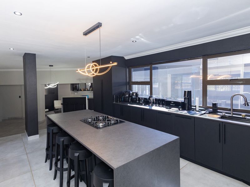 Striking 4-bedroom freestanding home in Ridgeworth, perfect for families and modern living - Photo 4