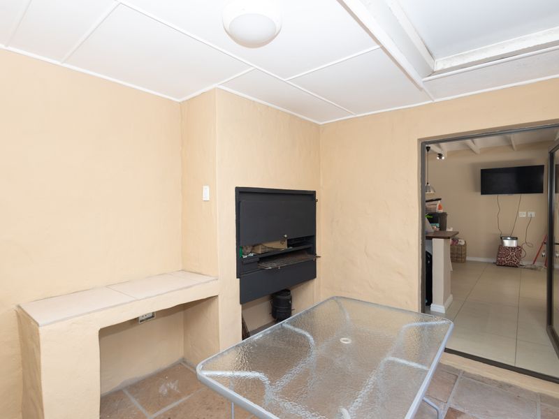 Grand Family Residence in Upper Flamingo Vlei - Photo 4