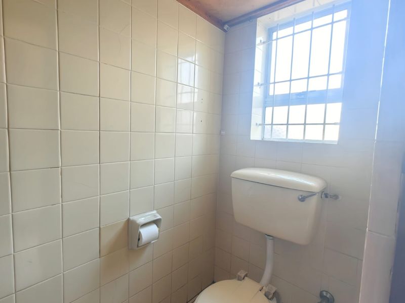 Stunning 3-bedroom duplex in De La Haye, Bellville - Photo 5