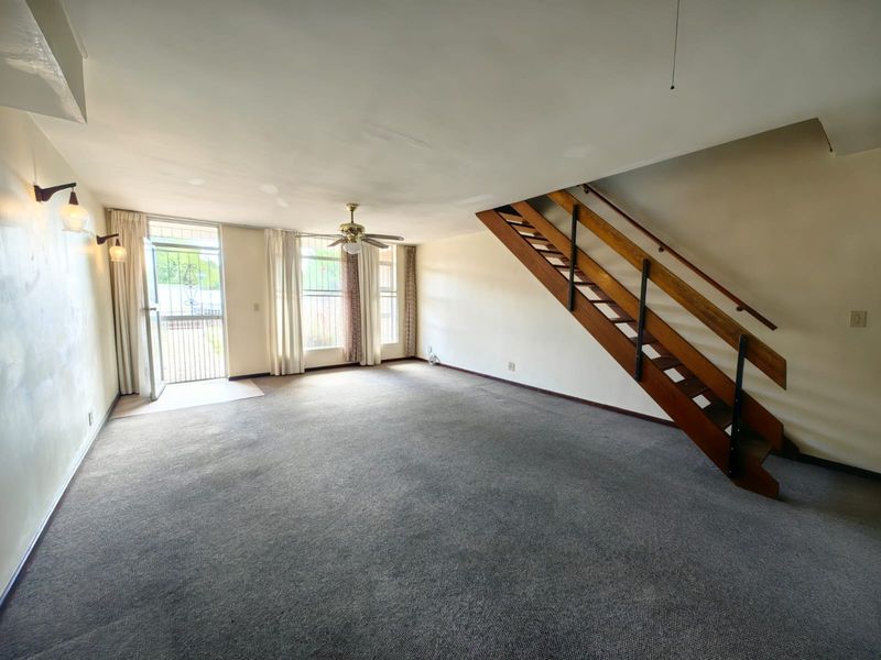Stunning 3-bedroom duplex in De La Haye, Bellville - Photo 3