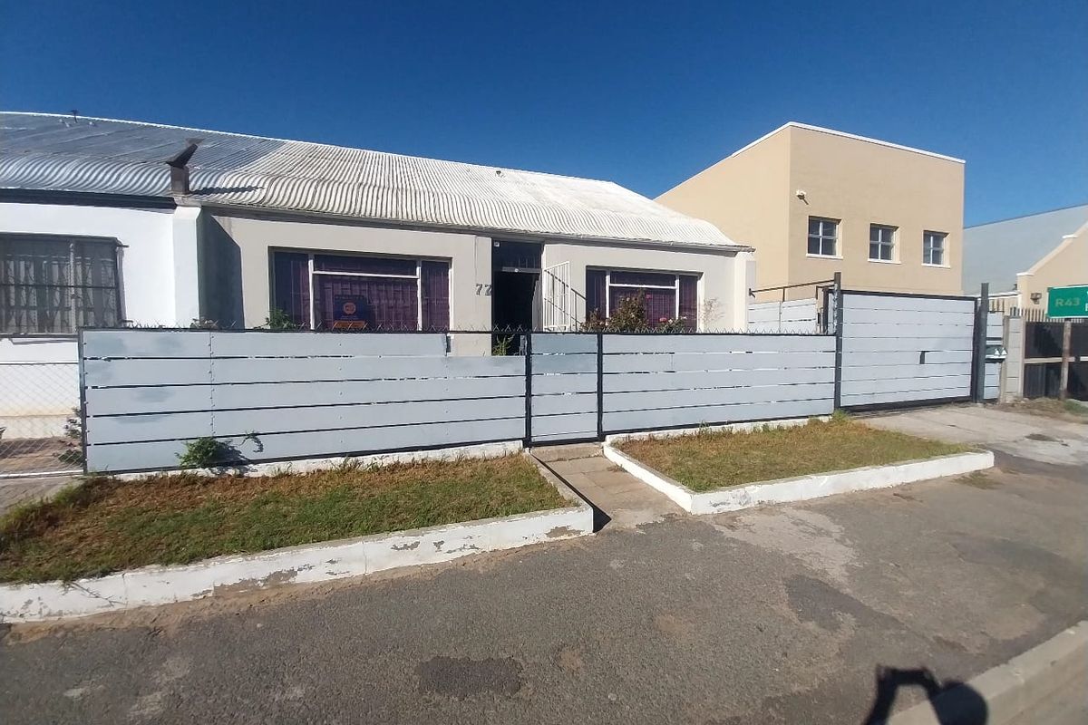 Income-Generating Gem with 2 Flatlets – Prime Investment Opportunity in Worcester! - Photo 2