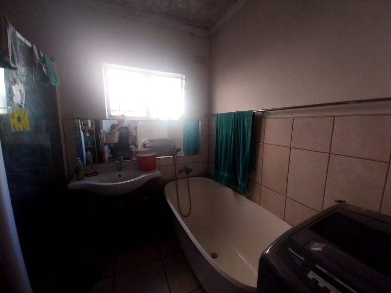 Income-Generating Gem with 2 Flatlets – Prime Investment Opportunity in Worcester! - Photo 8