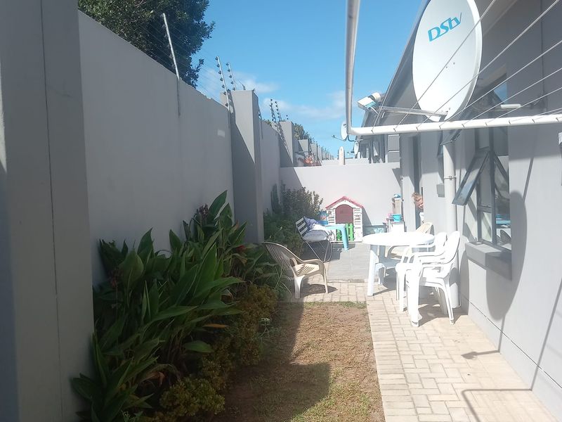 Stylish Living Starts Here – 3-Bedroom Townhouse To Rent - Photo 9