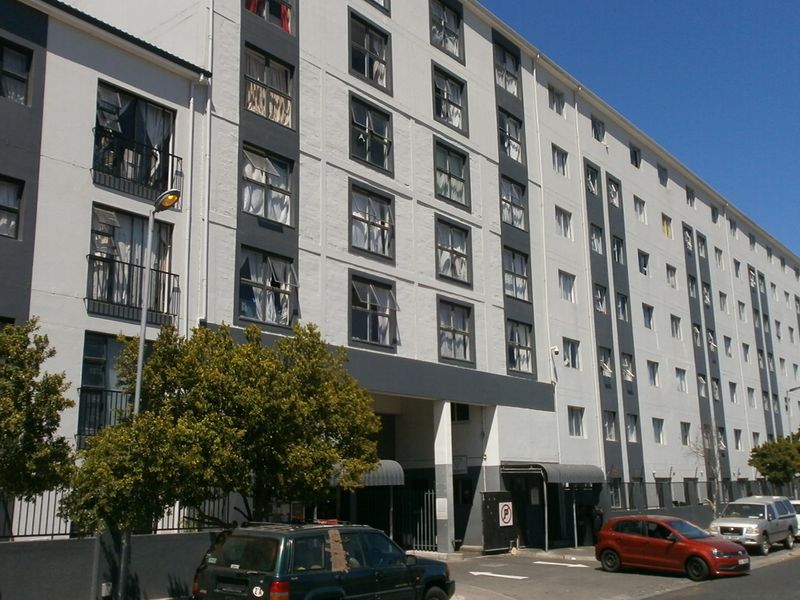 Neat 1 BedroomApartment - Photo 2