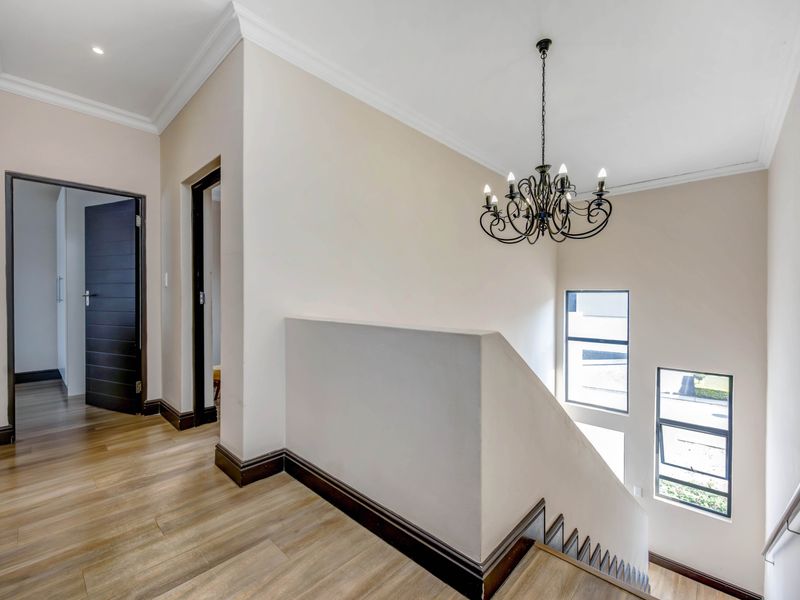 Spacious 4‐Bed Family Home – Great Price, Needs TLC - Photo 10