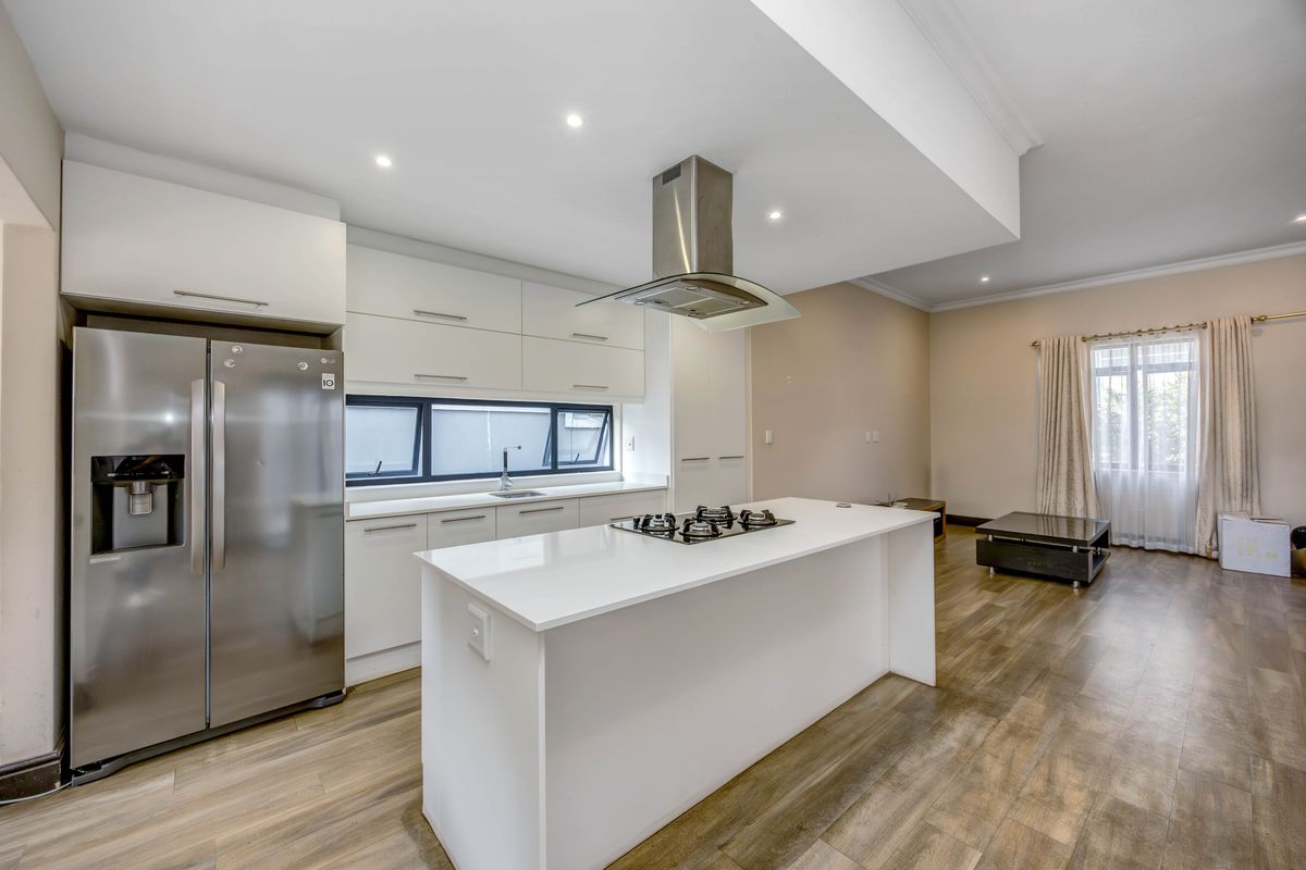 Spacious 4‐Bed Family Home – Great Price, Needs TLC - Photo 5