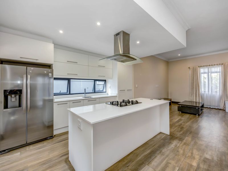 Spacious 4‐Bed Family Home – Great Price, Needs TLC - Photo 5