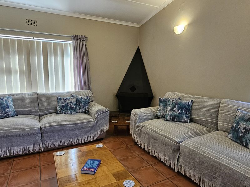 3 Bedroom Home with Flatlet Close to Nature and Walking Trails - Photo 5