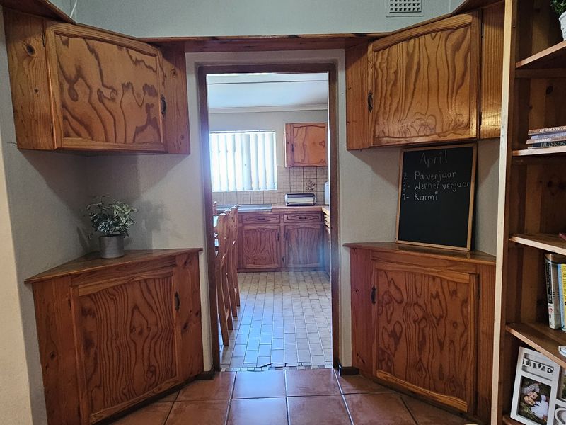 3 Bedroom Home with Flatlet Close to Nature and Walking Trails - Photo 7