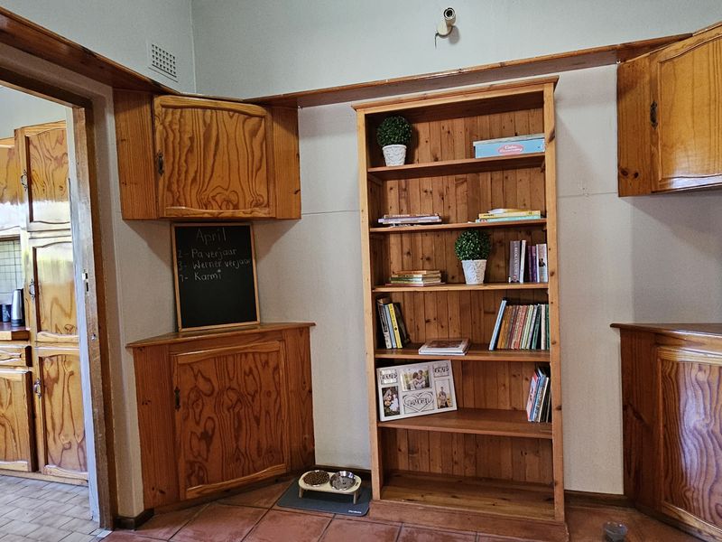 3 Bedroom Home with Flatlet Close to Nature and Walking Trails - Photo 6