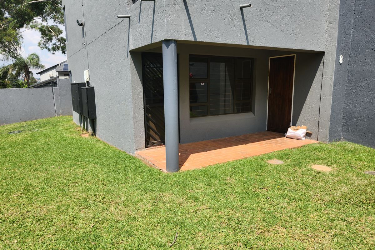 Bargain Investment! Ideal Lock Up And Go! - Photo 2