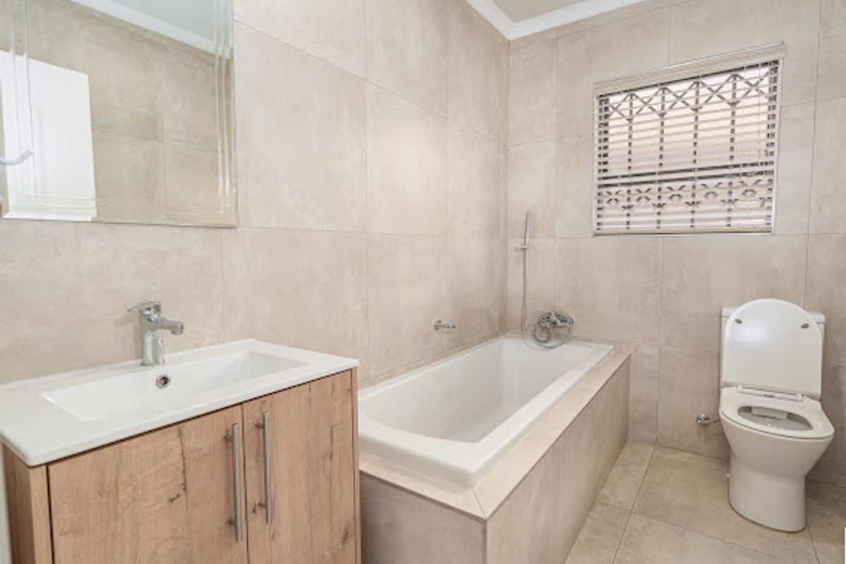 Modern beautiful home for sale in Silkaatzkop - Photo 4