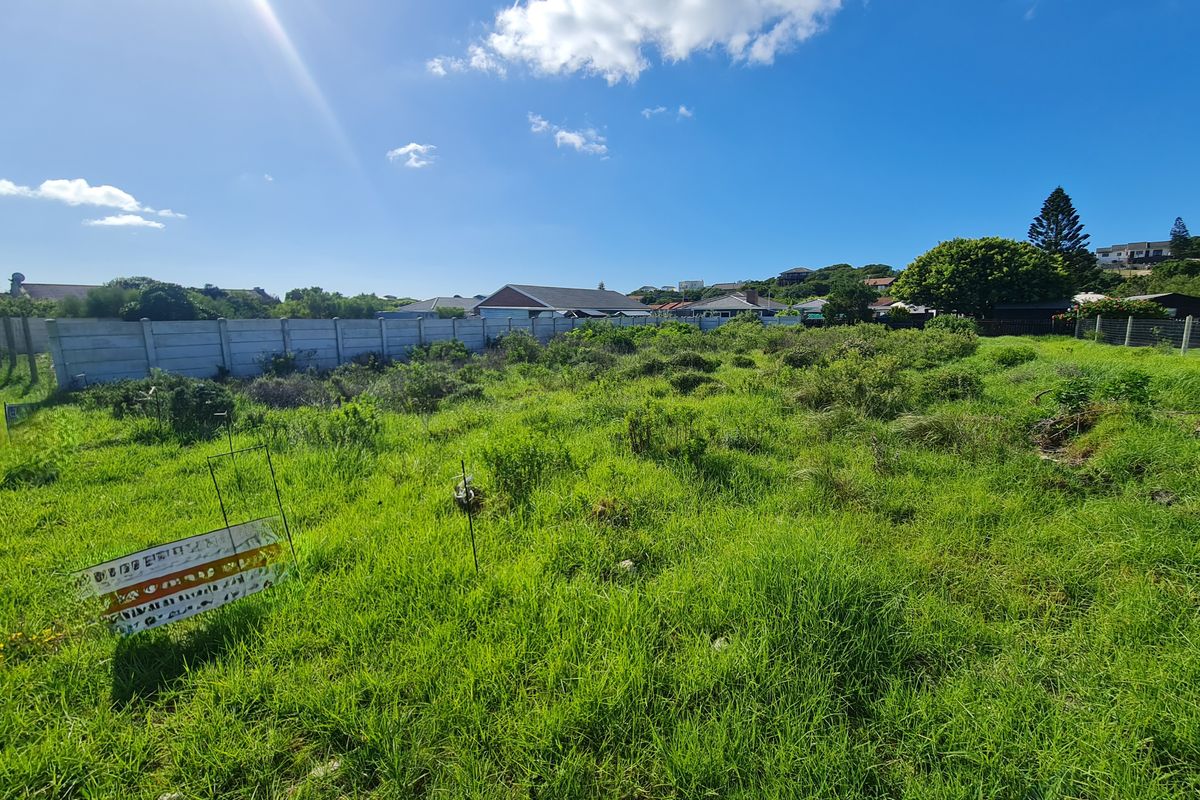 Large Level Stand with Easy Walk to the Beach in Paradise Beach, Jeffreys Bay - Photo 4