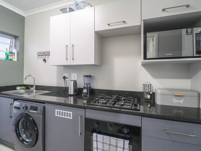 One Bedroom Apartment for sale - Photo 9