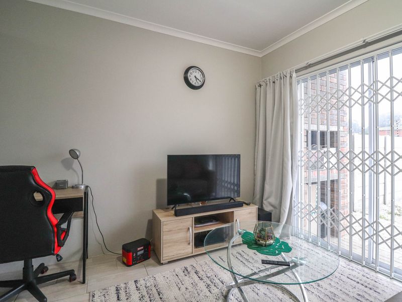 One Bedroom Apartment for sale - Photo 2