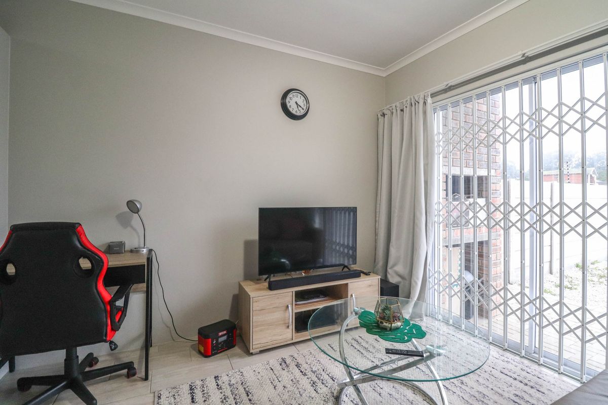 One Bedroom Apartment for sale - Photo 2