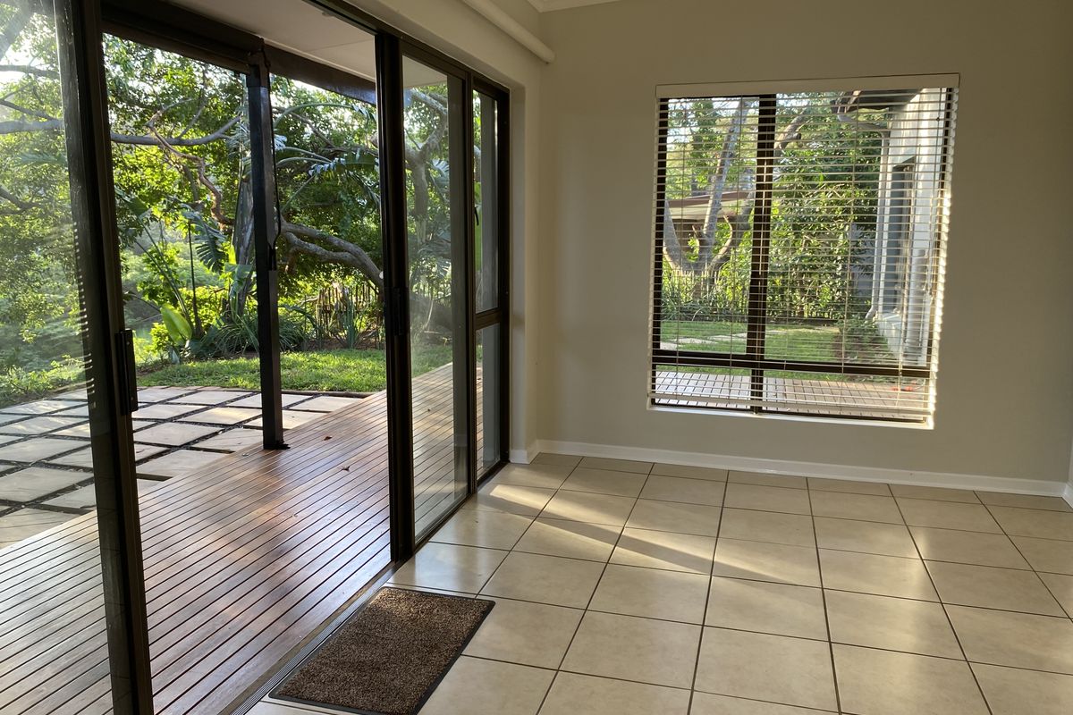 Garden Townhouse Retreat - Photo 4