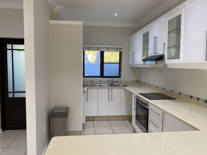 Garden Townhouse Retreat - Photo 10