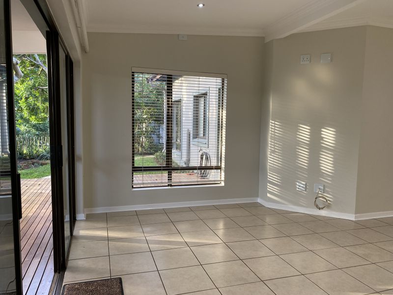 Garden Townhouse Retreat - Photo 6