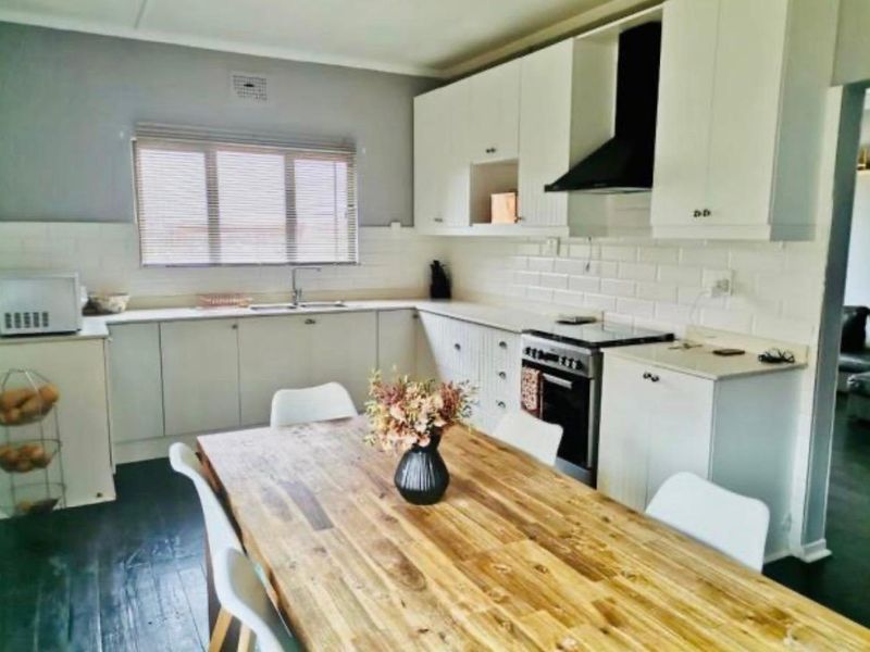 Let This Be Your First Home - Photo 8