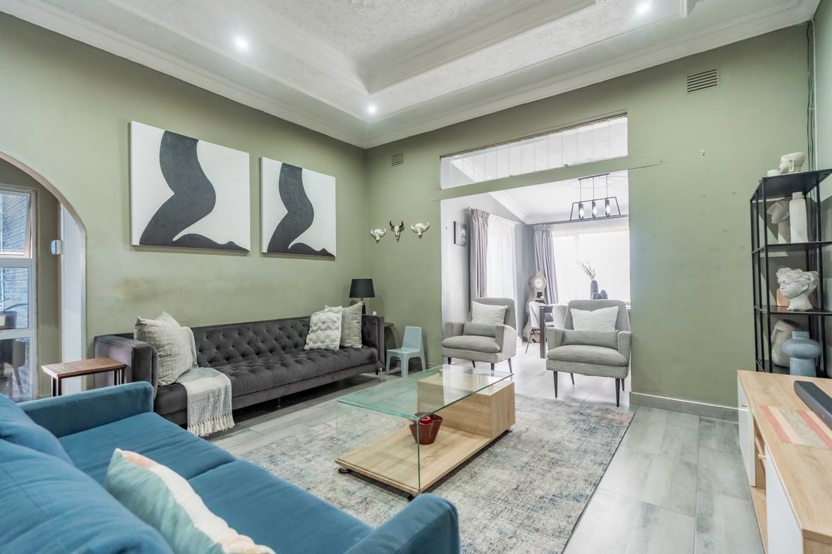 Modern, Spacious - lovely family home - Photo 5