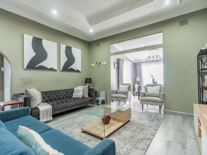 Modern, Spacious - lovely family home - Photo 5