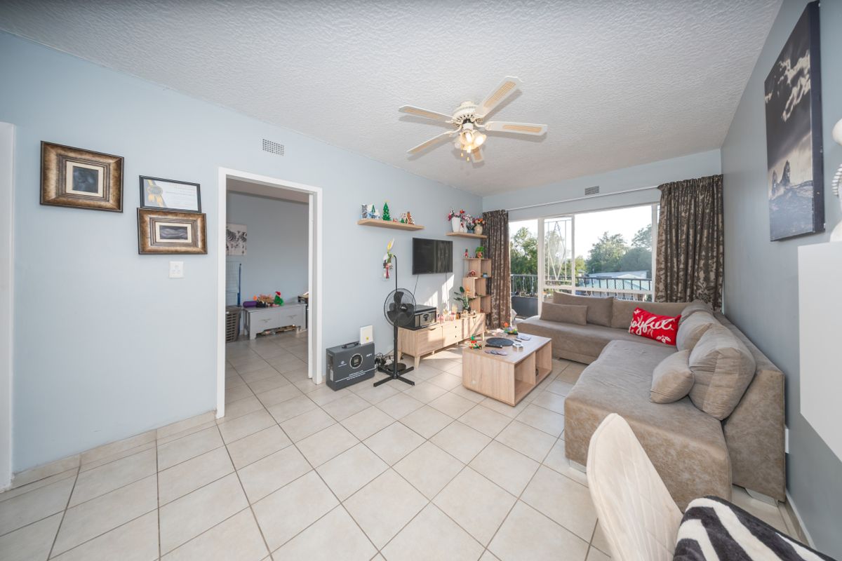 Neat and Spacious 1-Bedroom Apartment in Central Edenvale - Photo 3