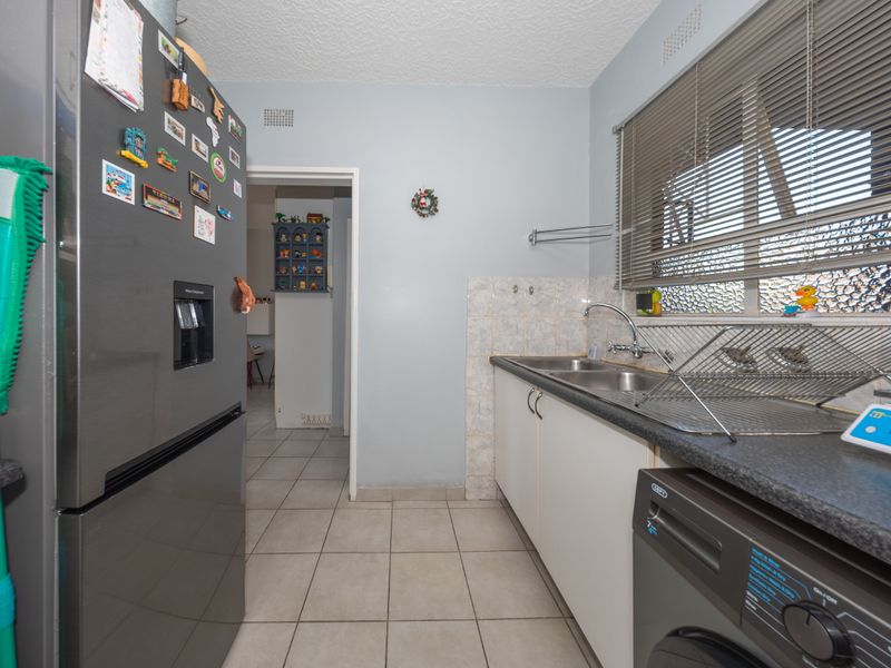 Neat and Spacious 1-Bedroom Apartment in Central Edenvale - Photo 10