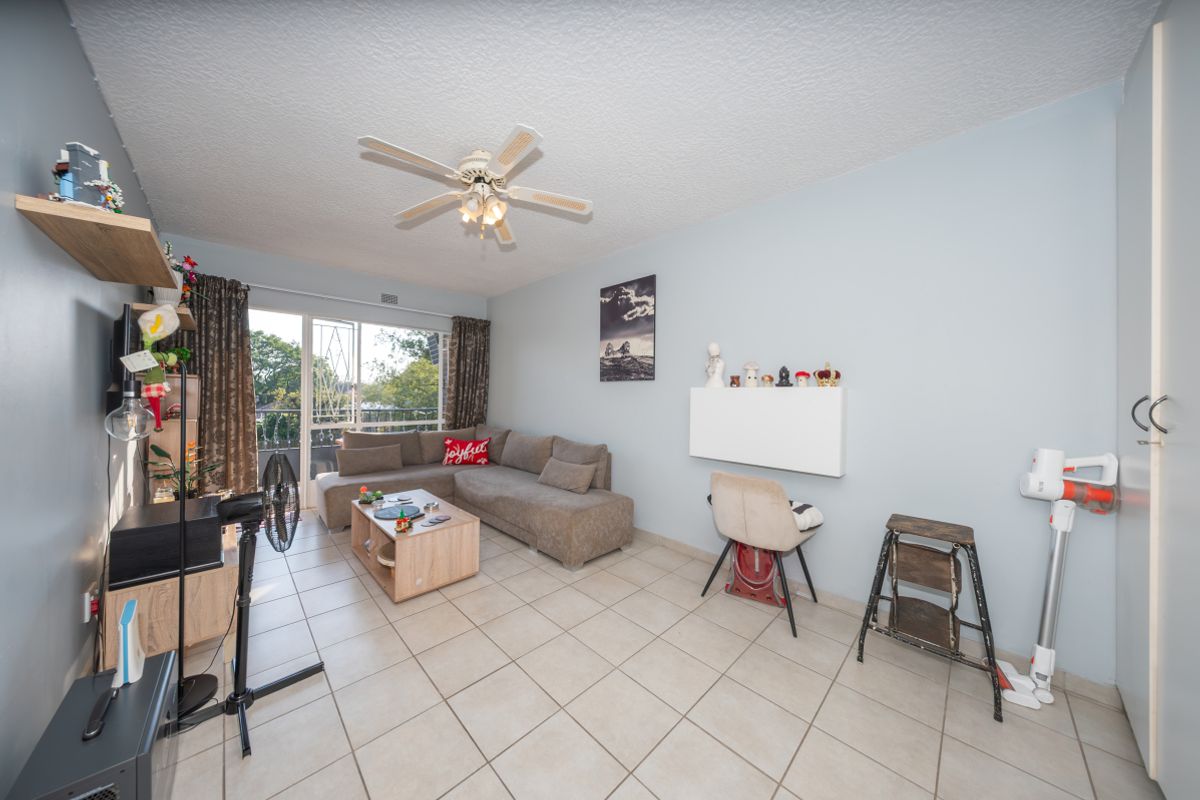 Neat and Spacious 1-Bedroom Apartment in Central Edenvale - Photo 2