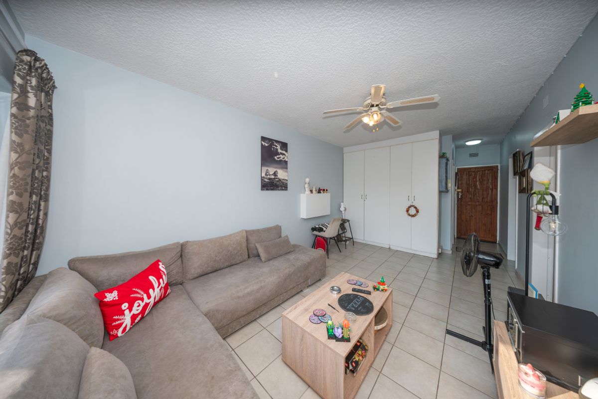 Neat and Spacious 1-Bedroom Apartment in Central Edenvale - Photo 4