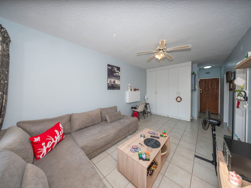 Neat and Spacious 1-Bedroom Apartment in Central Edenvale - Photo 4