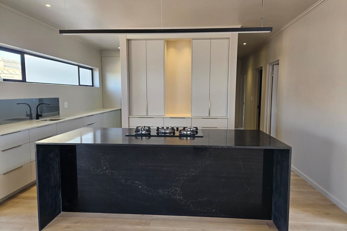 Newly Built Coastal Home – Walk to Blue Flag Beach in Stilbaai Duine - Photo 5