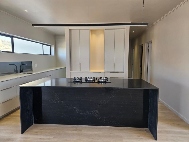 Newly Built Coastal Home – Walk to Blue Flag Beach in Stilbaai Duine - Photo 5