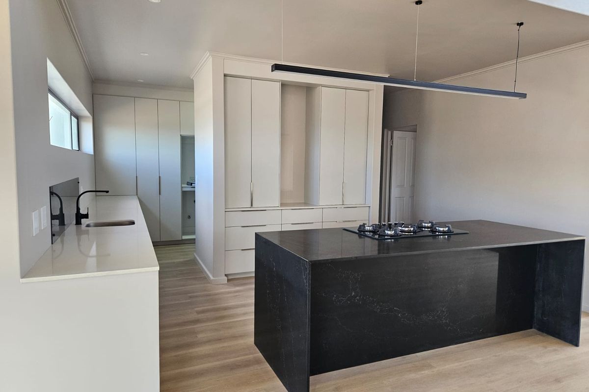 Newly Built Coastal Home – Walk to Blue Flag Beach in Stilbaai Duine - Photo 4